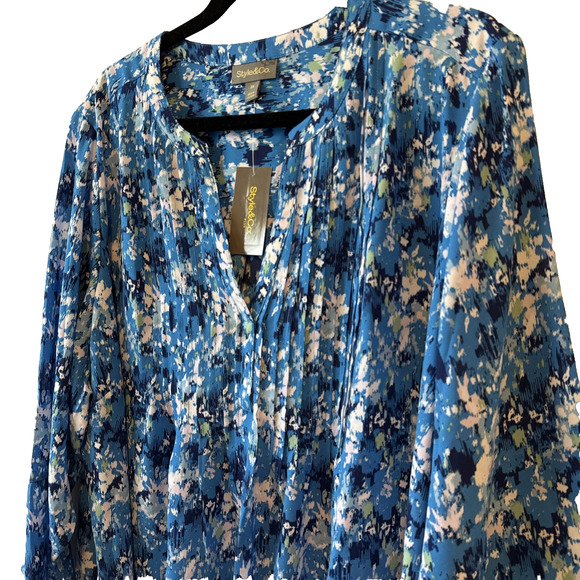 Style & Co NWT Women's Plus 3X Blue Pintuck 3/4 Bell Sleeve V Neck Tunic Blouse - Picture 3 of 13